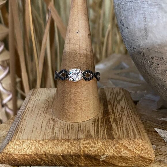 Black Onyx Infinity Cubic Zirconia Solitaire Sterling Silver Ring Sizes 7 & 9 - Picture 5 of 6